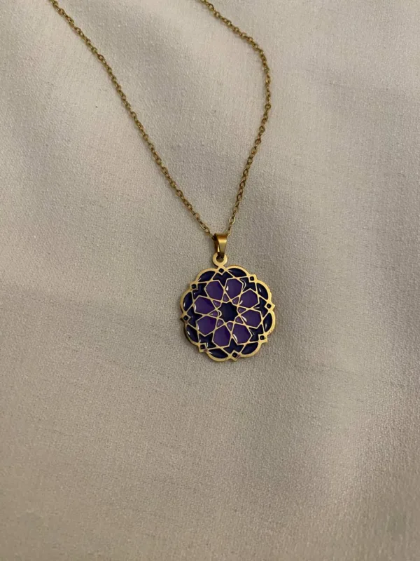 Andalusian star geometric pendant necklace with deep violet
