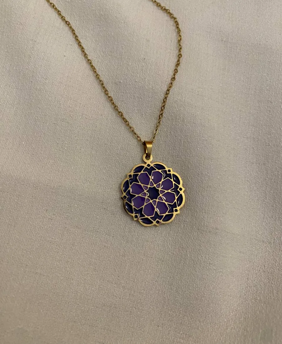 Andalusian star geometric pendant necklace with deep violet