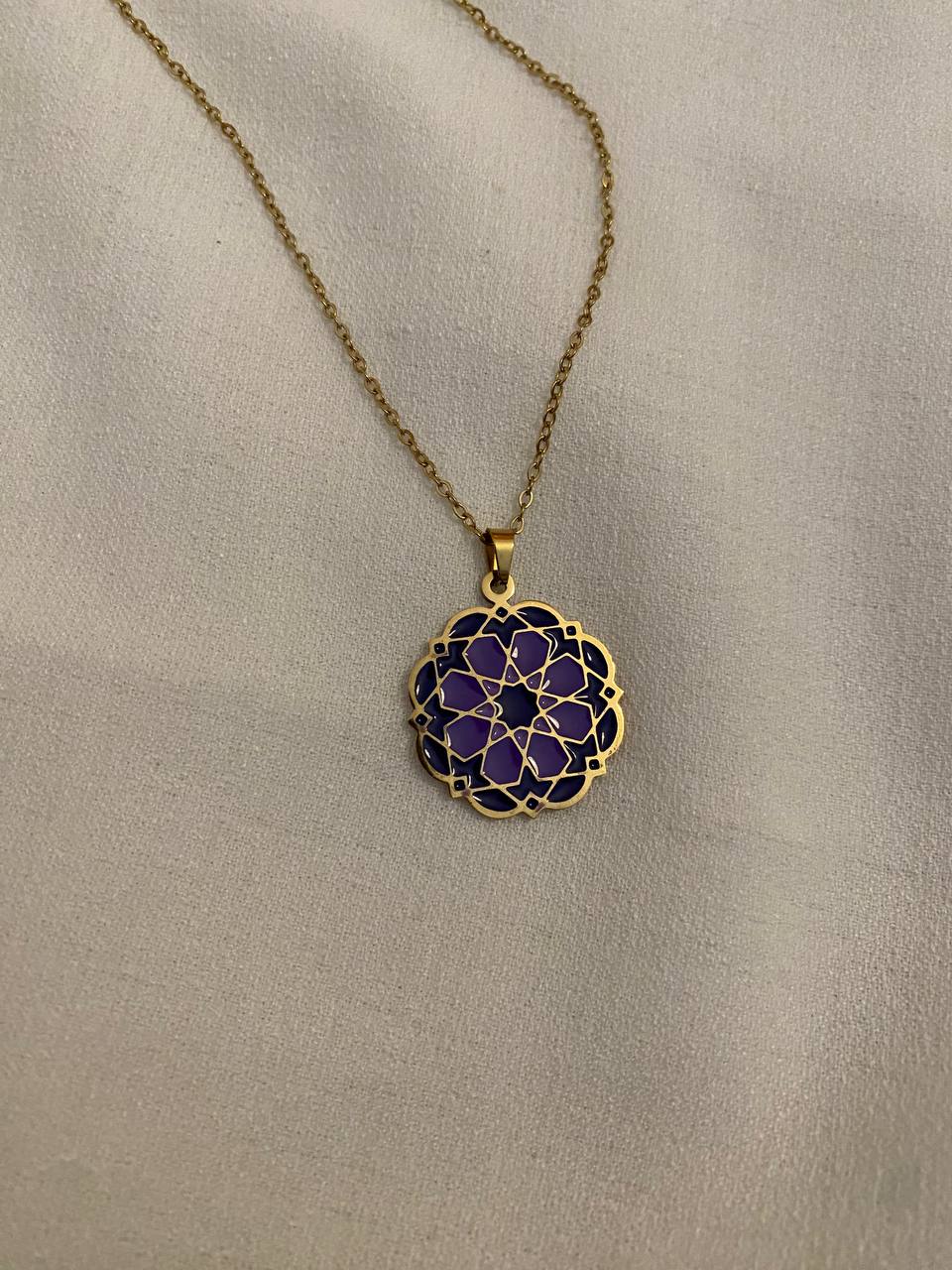 Andalusian star geometric pendant necklace with deep violet